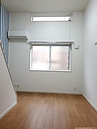 クリムゾンハイツ的場 102 1階1Kのリビング/ダイニング