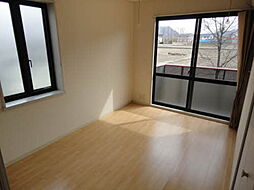 グランドリジェールII Ｅ 101 1階2DKのリビング/ダイニング