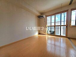 カーサ西青山 202 2階1LDKのリビング/ダイニング