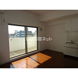 レジデンス悠海(上飯田) 503 5階1LDKのリビング/ダイニング