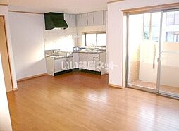 サザン・ウインド 101 1階2LDKのリビング/ダイニング