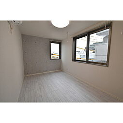 ティーグル四ツ木 0101 1階ワンルームのリビング/ダイニング