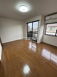 ロイヤルシャトーII 205 2階1Kのリビング/ダイニング