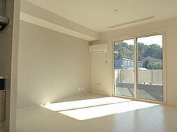 クイーンズヴィラIV 102 1階3LDKのリビング/ダイニング