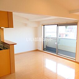 カルム御陵前 302 3階1LDKのリビング/ダイニング