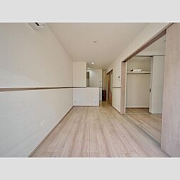 BAUアザヒガ 108 1階1LDKのリビング/ダイニング