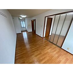 エルピス 101 1階1LDKのリビング/ダイニング