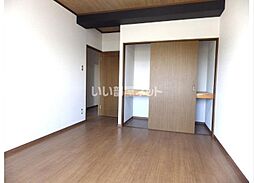 アーバン石坂 101 1階3LDKのリビング/ダイニング