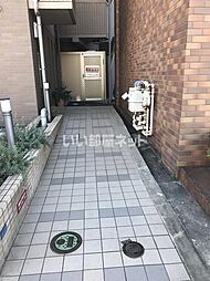 7 / 11