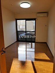 バウハウス弐番館 102 1階1Kのリビング/ダイニング