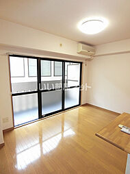 オー・エ・ヴァーレ 201 2階1LDKのリビング/ダイニング