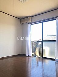 ロイヤルハイツ朋友 201 2階1Kのリビング/ダイニング