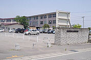 【小学校】米沢市立塩井小学校まで2938ｍ