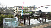 【小学校】真城小学校まで795ｍ