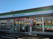 【コンビニエンスストア】ファミリーマート長良公園前店まで940ｍ