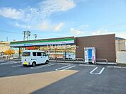 【コンビニエンスストア】ファミリーマート 白石駅前店まで113ｍ