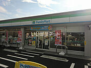 【コンビニエンスストア】ファミリーマート岐阜前一色店まで881ｍ