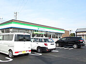 【コンビニエンスストア】ファミリーマート八楠店まで487ｍ
