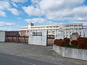 【小学校】余部小学校まで819ｍ