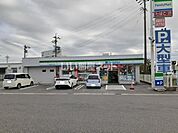 【コンビニエンスストア】ファミリーマート 鈴鹿寺家五丁目店まで693ｍ
