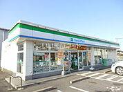【コンビニエンスストア】ファミリーマート 小牧小針店まで215ｍ