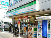 【コンビニエンスストア】ファミリーマート 枚方岡東町店まで896ｍ
