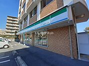 【コンビニエンスストア】ファミリーマート生駒東松ヶ丘店まで258ｍ