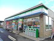 【コンビニエンスストア】ファミリーマート 四日市小古曽二丁目店まで566ｍ