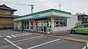 【コンビニエンスストア】ファミリーマート 鈴鹿ひばりケ丘店まで384ｍ