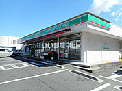 【コンビニエンスストア】ローソンストア100岡崎牧御堂店まで1068ｍ