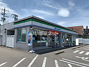 【コンビニエンスストア】ファミリーマート 半田新居町店まで656ｍ