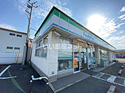 【コンビニエンスストア】ファミリーマート 和歌山築港店まで143ｍ