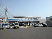 【コンビニエンスストア】ローソン 丸亀津森町店まで700ｍ