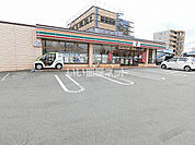 【コンビニエンスストア】セブンイレブン津市上浜町3丁目店まで1155ｍ