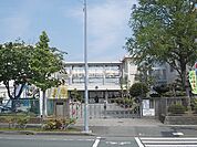 【小学校】富士見小学校まで924ｍ