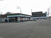 【コンビニエンスストア】ファミリーマート　東海駅東店まで562ｍ