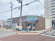 【コンビニエンスストア】ファミリーマート 今里駅前店まで177ｍ