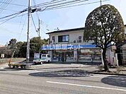 【コンビニエンスストア】ローソン 西条ひうち店まで494ｍ