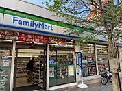 【コンビニエンスストア】ファミリーマート阪急御影駅前まで722ｍ