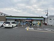 【コンビニエンスストア】ファミリーマート 東大阪吉田下島店まで338ｍ