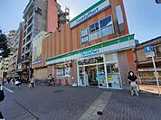 【コンビニエンスストア】ファミリーマート東中野駅前店まで116ｍ