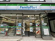 【コンビニエンスストア】ファミリーマート紀尾井町三番地店まで55ｍ