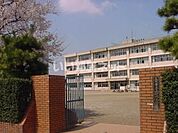 【小学校】上砂川小学校まで1925ｍ