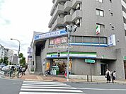 【コンビニエンスストア】ファミリーマート 新江古田駅前店まで490ｍ
