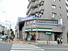 周辺：【コンビニエンスストア】ファミリーマート 新江古田駅前店まで638ｍ