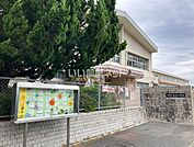 【小学校】長府小学校まで1051ｍ