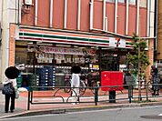 【コンビニエンスストア】セブンイレブン新宿大久保通り店まで712ｍ