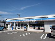 【コンビニエンスストア】ローソン東広島西条東店まで689ｍ