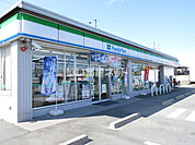 【コンビニエンスストア】ファミリーマート 伊勢おばた店まで595ｍ