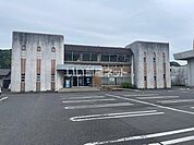 【図書館】美祢市立美祢図書館まで909ｍ